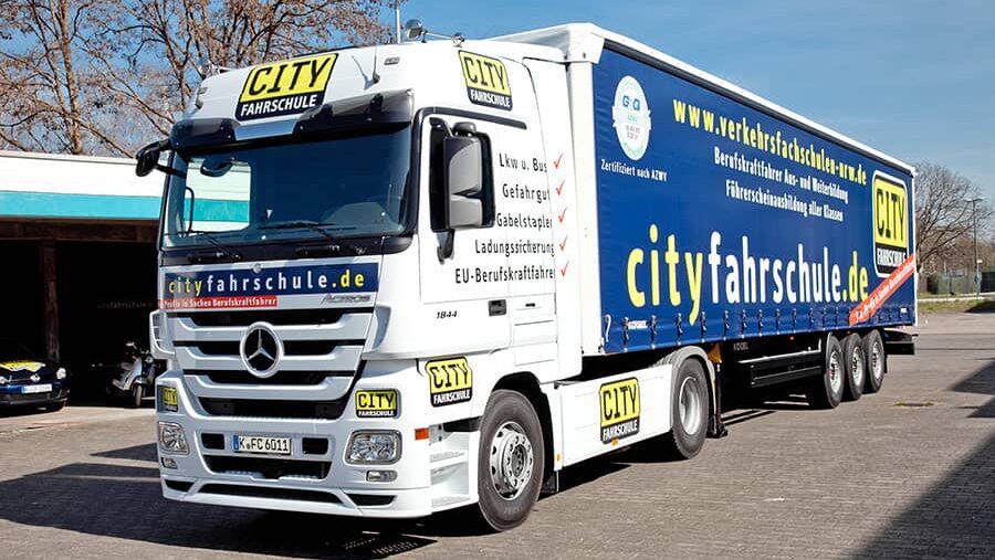 Lastkraftwagen der Cityfahrschule: Führerschein Klasse CE